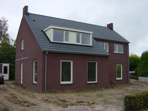 Nieuwbouw halfvrijstaande woningen te Vierlingsbeek