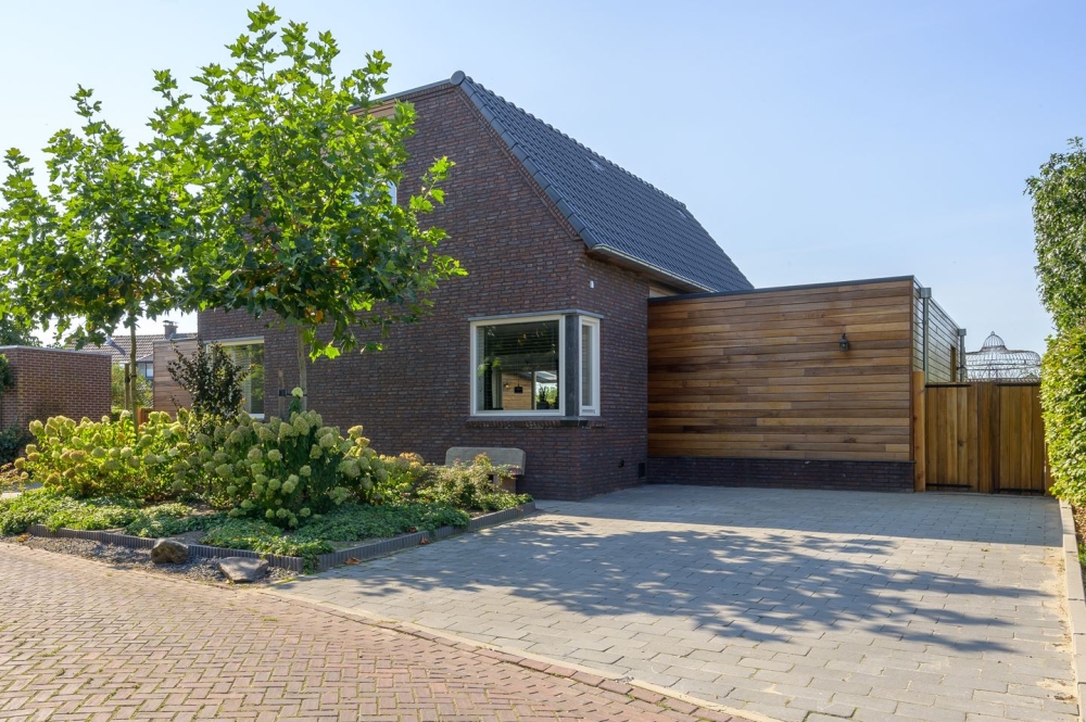 nieuwbouw woonhuis te Aijen